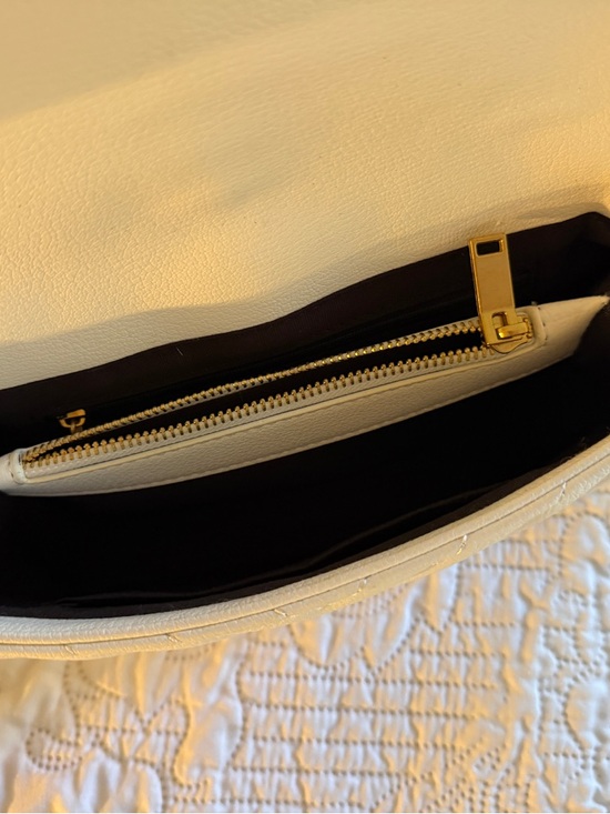 Saint Laurent Cream Quilted Chevron Leather Shoulder Bag with Gold Hardware - Picture 6 of 8